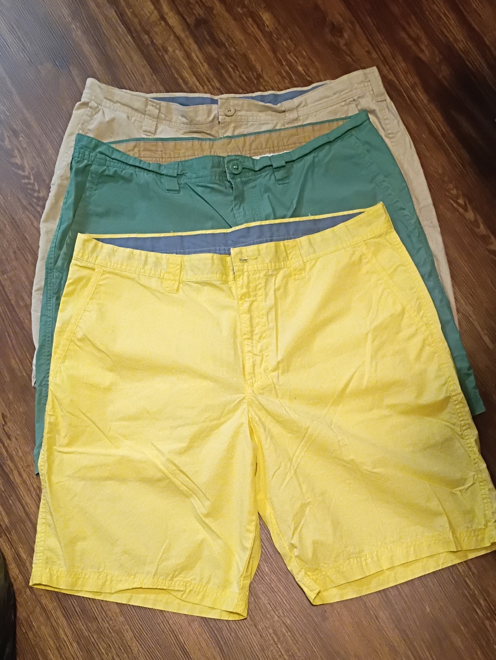 Columbia Mens 3pair Green Yellow  Khaki 38w 10L‎ Flat Front 100% Cotton Shorts